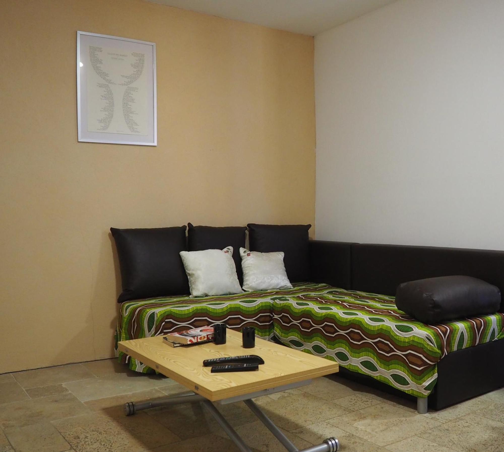 Maison Jonquiere Millet * Jonquieres (Vaucluse)
